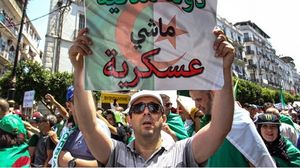 خرج آلاف الجزائريين بعدة مدن بالبلاد لتجديد مطالب التغيير في الذكرى الثانية للحراك الشعبي- نشطاء تويتر 