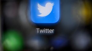 بدأت خصائص "تويتر" بالعودة تدريجيا إلى المستخدمين بعد نحو ساعتين من تسجيل الأعطال- جيتي