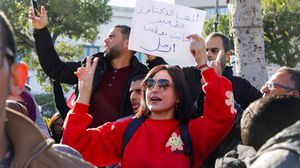 أشار التقرير إلى أن تونس سجلت تراجعاً كبيراً في العام الماضي، واصفاً إيها بالضحية - فيسبوك