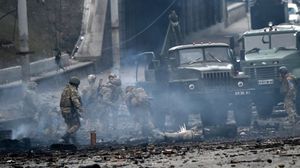 قالت أوكرانيا إن القوات الروسية تقصف مباني سكنية في كييف وترتكب جرائم حرب في العاصمة- جيتي