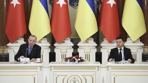 وقعت تركيا مؤخرا اتفاقيات اقتصادية وعسكرية مع أوكرانيا رغم علاقتها بحليفتها روسيا- الأناضول