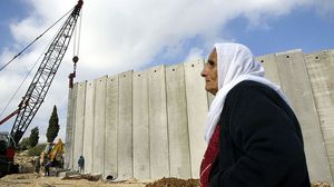 الجدار سيمنع وصول الفلسطينين إلى أراضيهم ومنع أصحاب المواشي من الرعي- جيتي
