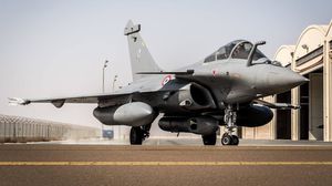 بارلي: "طائرات رافال المقاتلة ستكون منخرطة جنبا إلى جنب مع القوات المسلحة الإماراتية"- وزارة الدفاع الفرنسية