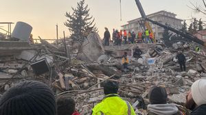 ارتفع عدد وفيات الزلزال جنوبي تركيا إلى 35 ألفا و418 شخصا - الأناضول