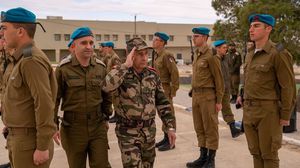 الجنرال دوديفيزيون محمد بن الوالي مفتش المدفعية الملكية يقوم بزيارة عمل لدولة الاحتلال (فيسبوك)