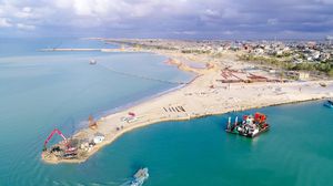 جانب من أعمال التطوير في ميناء العريش (الموقع الرسمي للمنطقة الاقتصادية لقناة السويس)