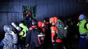شارك الآلاف من فرق الإنقاذ من دول مختلفة في عمليات البحث جنوب تركيا- الأناضول