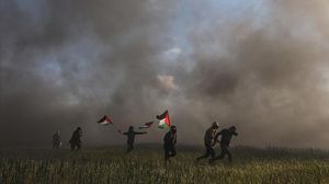 تظاهر عشرات الفلسطينيين على الحدود الشرقية لمحافظات قطاع غزة- الأناضول