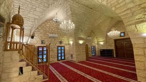 المسجد الأثرى المبني من الحجارة يعود بناؤه إلى عهد السلطان العثماني عبد الحميد الثاني- الأناضول