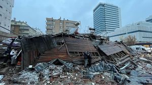 الزلزال أسفر عن سقوط مئات الضحايا وآلاف الجرحى في سوريا وتركيا- الأناضول 