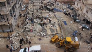 ارتفعت حصيلة ضحايا الزلزال في شمال غربي سوريا لأكثر من 2037 حالة وفاة - الدفاع المدني السوري