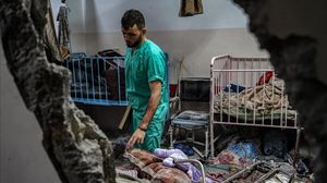 اعتقلت قوات الاحتلال العشرات من الكوادر الطبية في مجمع ناصر- الأناضول