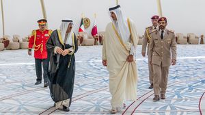 استقبل أمير قطر نظيره الكويتي في مطار حمد الدولي ثم في القصر الأميري بالدوحة- قنا