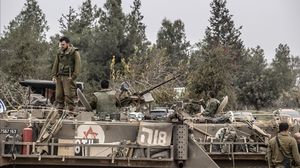 دبابات الاحتلال في أحد المواقع العسكرية القريبة من غزة- جيتي