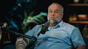 يخضع وائل الدحدوح للعلاج في قطر إثر استهدافه من الاحتلال في أثناء تغطيته العدوان على غزة- يوتيوب /أثير