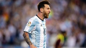 النجم الأرجنتيني اقتنص لقب الجائزة في النسخة الأخيرة بعد تتويجه وقيادته منتخب بلاده للفوز بلقب مونديال قطر 2022- الأناضول