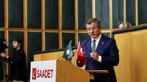 انتقد داود أوغلو نهج أردوغان في محاولة تطبيع العلاقات مع النظام السوري- إكس /حزب المستقبل التركي