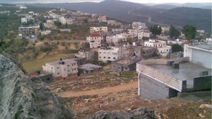 حسب تقديرات الجهاز المركزي للإحصاء الفلسطيني بلغ عدد سكان مخيم دير عمار في عام 2023 نحو 2120 نسمة.