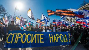 مظاهرات في موسكو لتأييد الروس في أوكرانيا  - أ ف ب