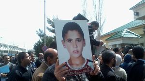 صورة الطفل الأسير محمد سليمان في اعتصام أمام مجلس النواب الأردني - عربي 21
