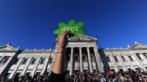 تظاهرة مؤيدة لتشريع الماريجوانا في مونتيفيديو - أرشيفية