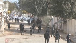 قال رئيس الوزراء التونسي إن حوالي 50 مقاتلا من التنظيم شنوا الهجوم على بنقردان- أرشيفية