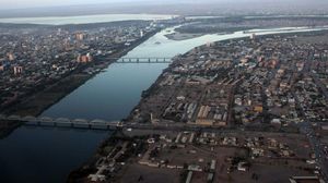 لقطة من الجو لنهر النيل يعبر الخرطوم في 2011 - أ ف ب