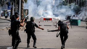 الداخلية المصرية تقمع تظاهرات الطلبة في جامعة القاهرة - الأناضول
