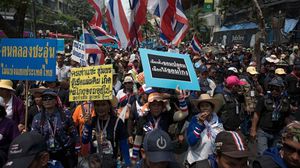 المتظاهرون يهددون بحشود متزايدة في بانكوك - أ ف ب