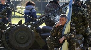 ويأتي الإخلاء بعد قرار مجلس الدفاع الأوكراني، القاضي بمغادرة جميع الجنود (أرشيفية)