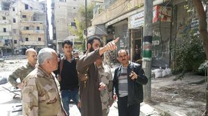 من جولة قيادة أركان الجيش الحر في حي صلاح الدين في حلب الأحد