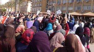 جانب من تظاهرات الطلاب والطالبات في محيط الجامعات المصرية - تويتر