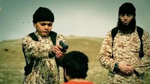 دفع تنظيم الدولة أطفالا إلى المشاركة في المعارك وقتل "الكفار والمرتدين" - أرشيفية