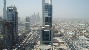 يعمل أكثر من مئة ألف لبناني في الإمارات