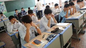 أقدم تلميذ إحدى المدارس الصينية على الانتحار - تعبيرية