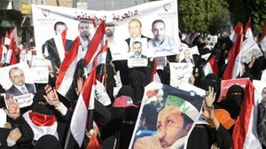 دعت حركات شبابية ثورية إلى الخروج اليوم للتظاهر رفضا لتواجد مليشيات الحوثي - أرشيفية