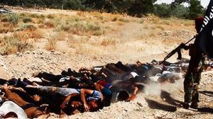 تنظيم الدولة قتل المقاتلين بعد السطرة على قاعدة سبايكر ونشر صورهم - أرشيفية