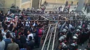 أوقف الدوري بعد مقتل مشجعين على يد الأمن في ستاد الدفاع الجوي - تويتر