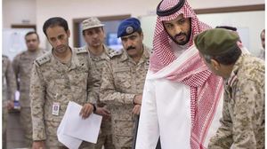 الأمير محمد يقود المعركة على الرغم من خلفيته السياسية لا العسكرية - أ ف ب