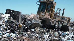 تمرّ النفايات عبر بلدان دون رقابة تذكر.. لتنتهي في أفريقيا - أرشيفية