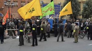تتبع الجماعة المرشد الأعلى وتحاول استعراض قوتها في إيران - أرشيفية