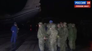 المشاهد أظهرت نقل الجنود معدات عسكرية داخل طائرة "إليوشن" للنقل العسكري- يوتيوب