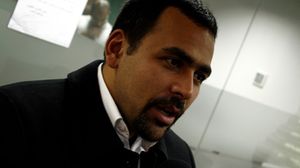 الإعلامي يوسف الحسيني تعرض للضرب أكثر من مرة خلال سفره لخارج مصر- أرشيفية
