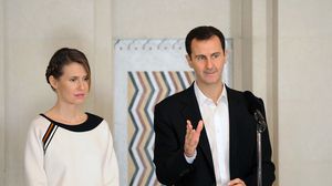 في 8 آذار/ مارس أعلنت رئاسة النظام السوري عن إصابة الأسد وزوجته بفيروس كورونا- سانا