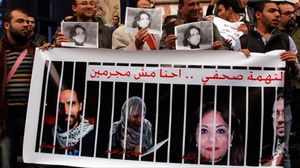 دخل الصحفيون المعتقلون بسجن العقرب إضرابا عن الطعام لإعادة النظر في الأوضاع القانونية لهم- غوغل