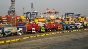 توقعات بانخفاض حجم تداول البضائع والحاويات بالميناء إلى 1.2 مليون حاوية العام الحالي- جيتي