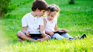 إدينيستفينايا: منع الطفل من استعمال الأجهزة الذكية بصفة كلية قد يترتب عليه نتائج عكسية- إدينيستفينايا
