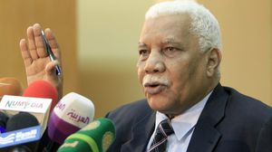 وزير الإعلام السوداني أكد أن ما حدث في السابق مع مصر سحابة صيف وانقشعت - ا ف ب