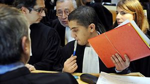 يمنع القانون التونسي زواج التونسيات بغير المسلمين - أ ف ب