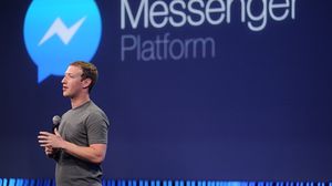 "فيسبوك" تسعى للحصول على صفقات مع علامات التسجيل والناشرين- جيتي 